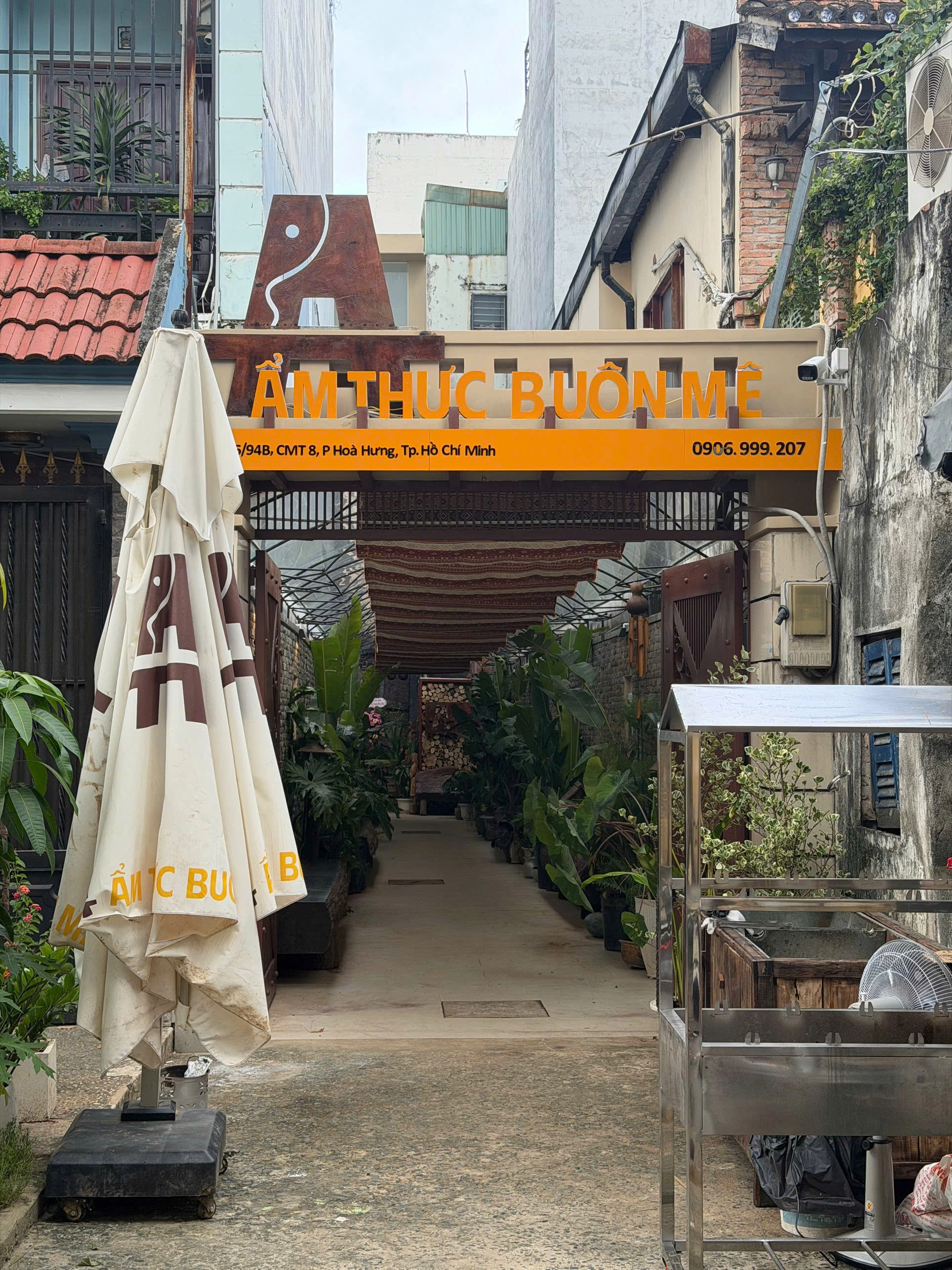 Không gian ấm cúng nhà hàng ẩm thực Buôn Mê tại quận 10, TP.HCM